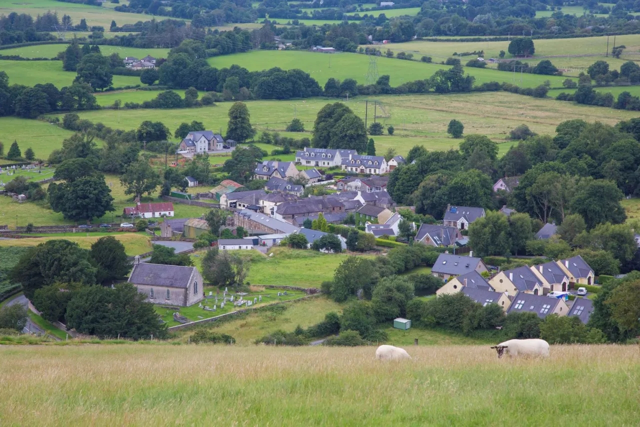 Hollywood w hrabstwie Wicklow: historia, atrakcje i tajemnice wioski