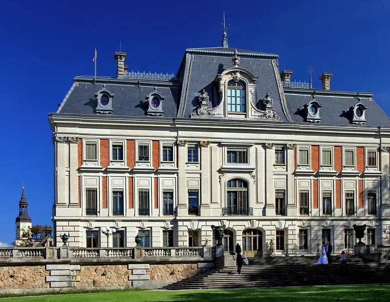 Gdzie kręcono film spadek? Odkryj tajemnice miejsc w Polsce